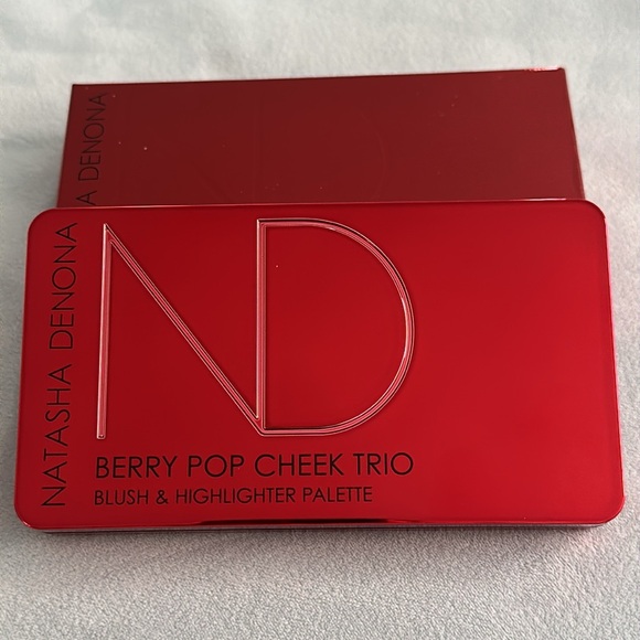 🎨 NATASHA DENONA | BERRY POP CHEEK TRIO PALETTE - Picture 3 of 10